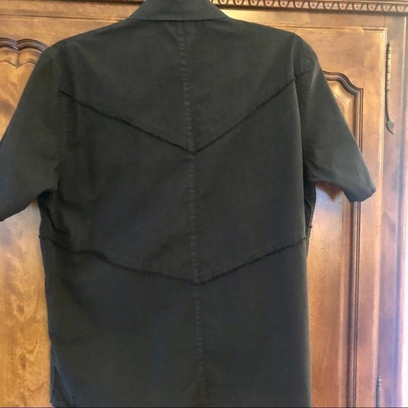 Reaction Kenneth Cole Shirt Black Button Up Short Sleeves Frayed Men's Large - Picture 10 of 16